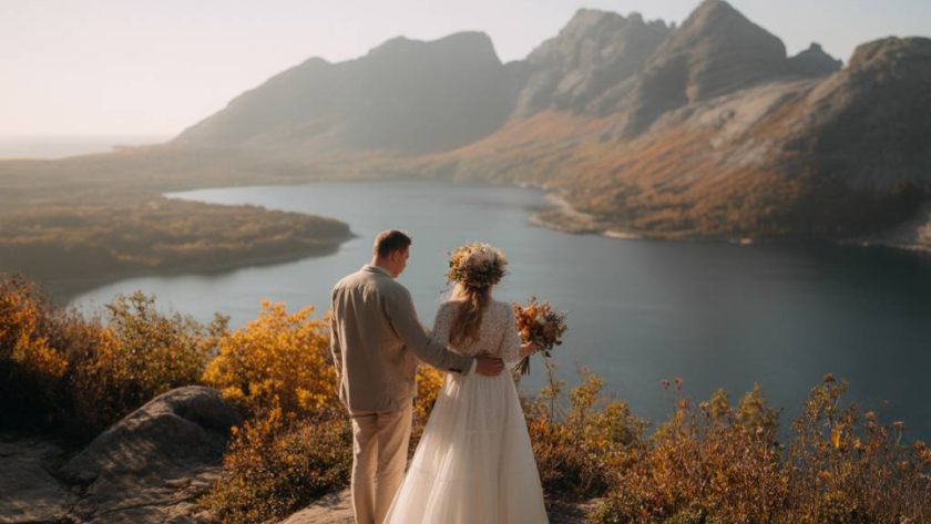 Où partir en voyage de noces en octobre : escapades romantiques aux couleurs de l’automne