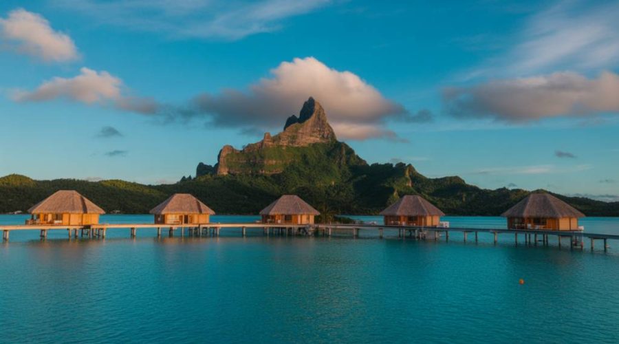 Lune de miel Bora Bora : séjour de rêve entre lagons turquoise et bungalows sur pilotis